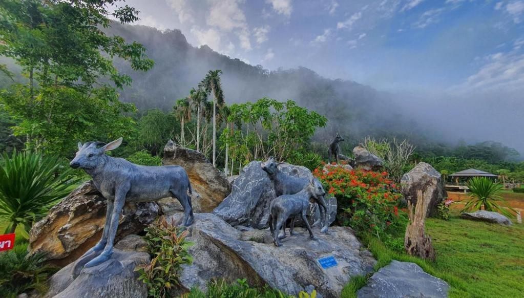 Phuphayot Resort Trang Exterior photo