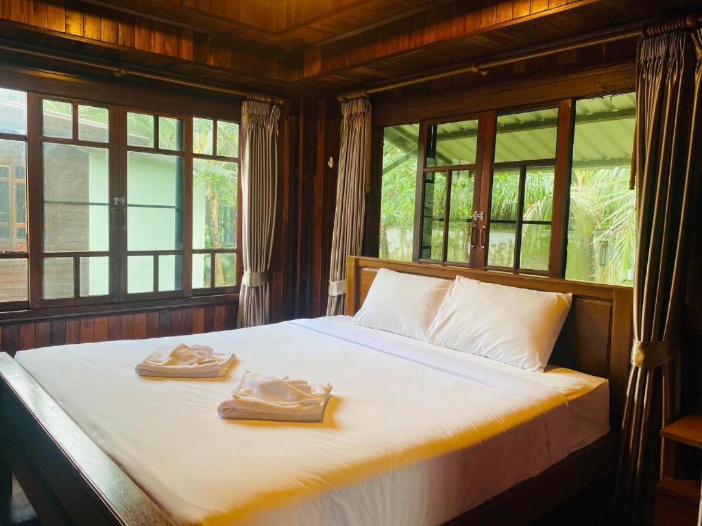 Phuphayot Resort Trang Exterior photo