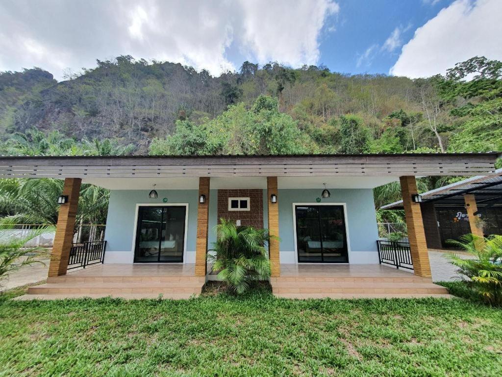Phuphayot Resort Trang Exterior photo
